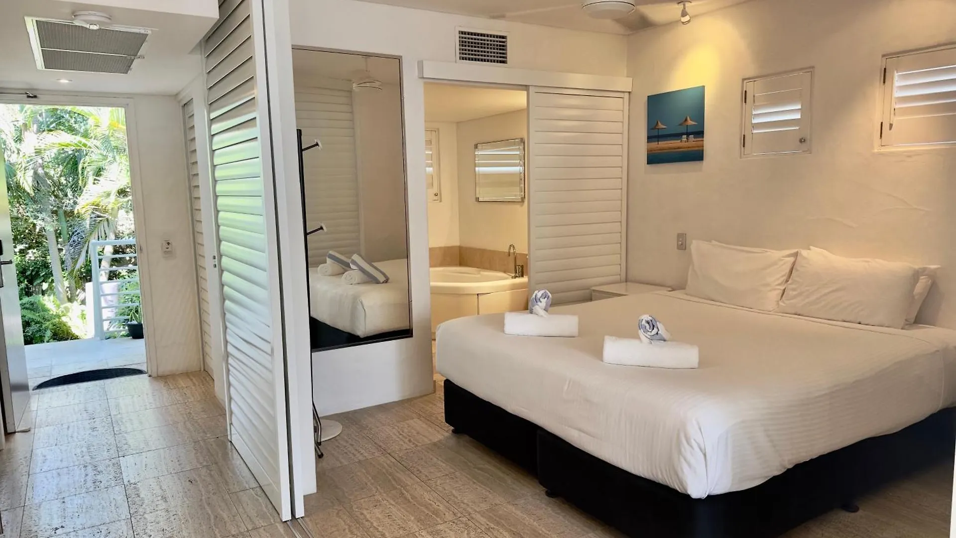 Oasis Rooftop Spa Apartment Noosa Heads