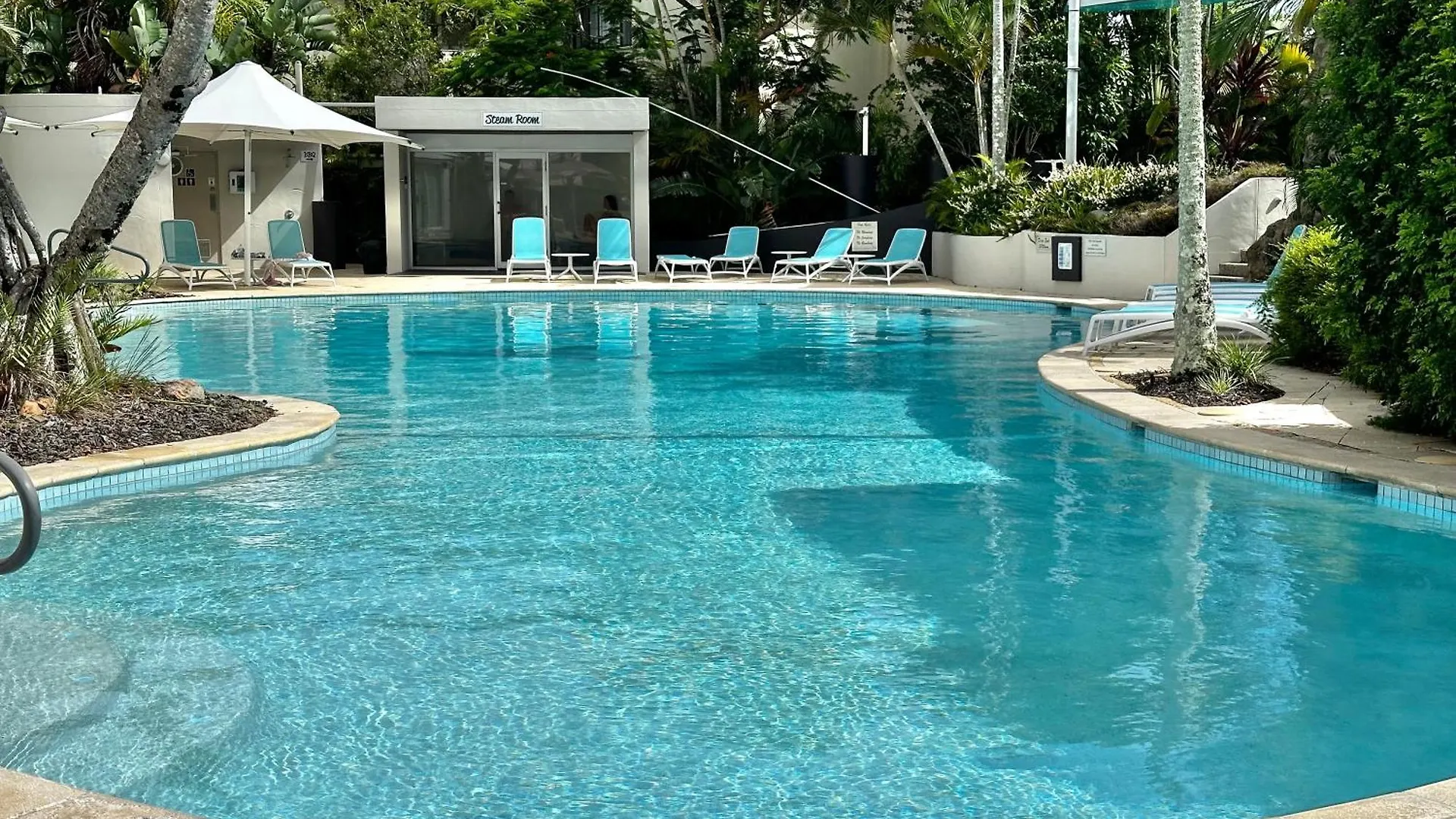 Oasis Rooftop Spa Apartment Noosa Heads