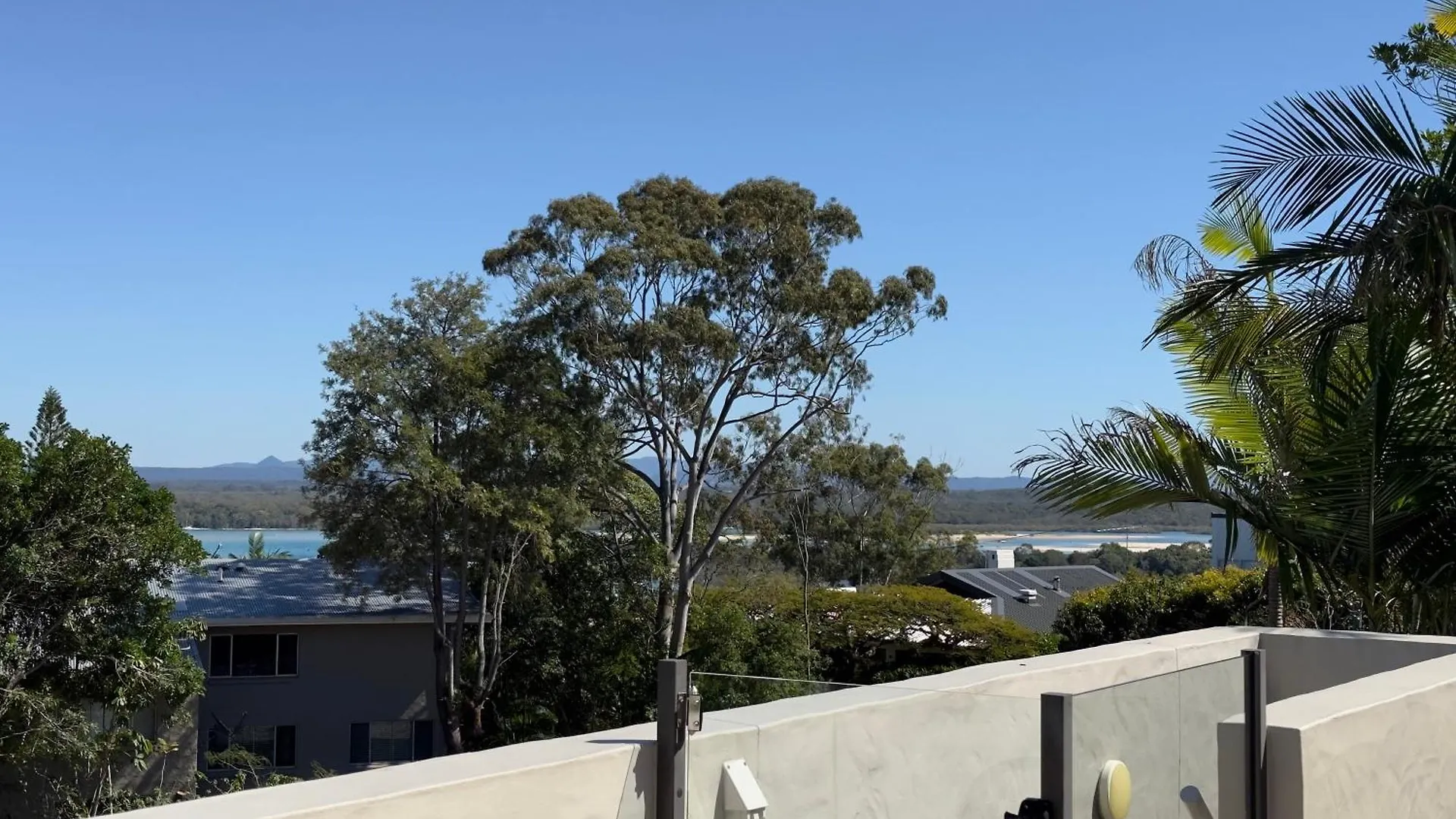 Oasis Rooftop Spa Apartment Noosa Heads